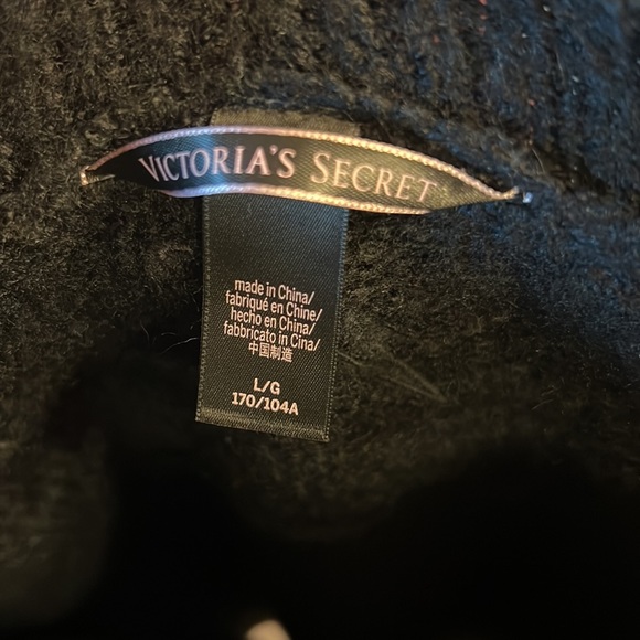 Sweater - Picture 2 of 4